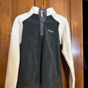 Columbia Dark Grey and Cream Pullover